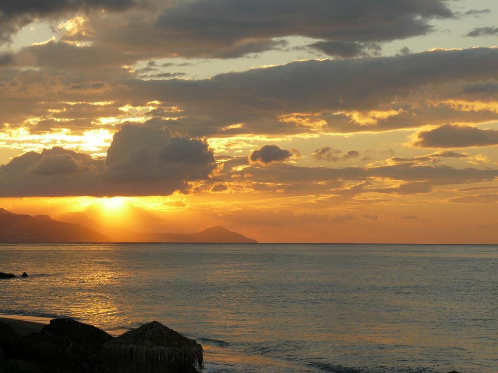 Ierapetra La Luna Blu Ferma Luaran gambar